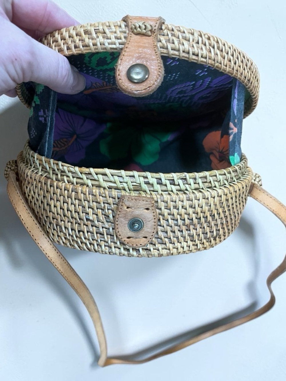 Round Rattan Crossbody Bag - Picture 4 of 10